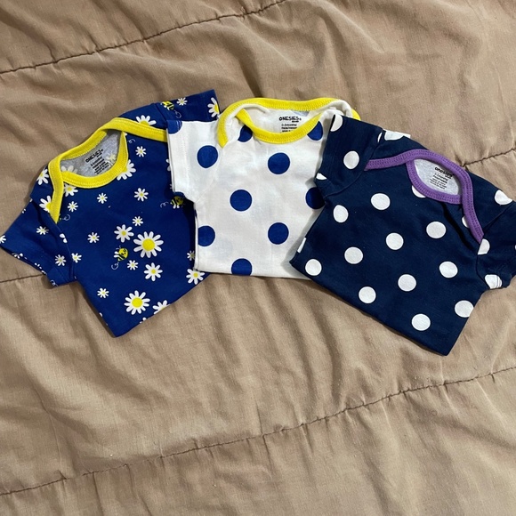 Onesies - Picture 2 of 6